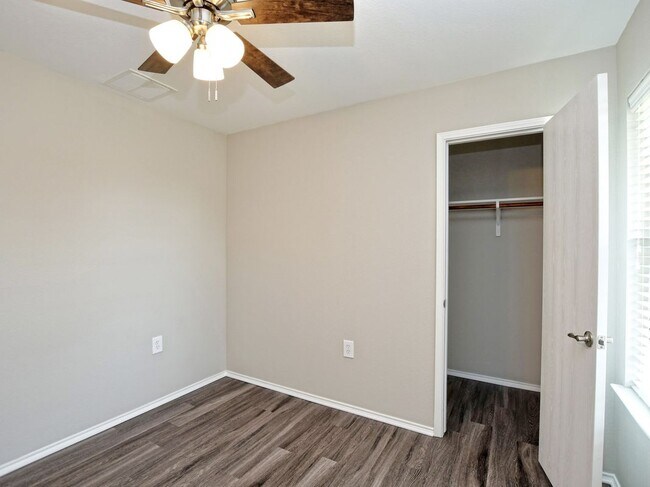 Building Photo - 9025 China Rose Dr