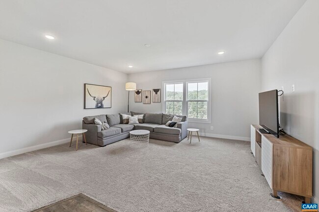 Building Photo - 598 Bleeker St