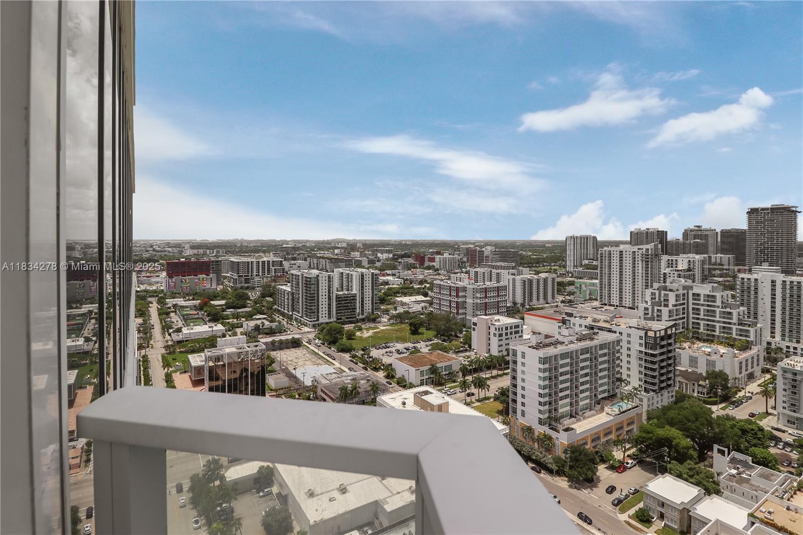 Building Photo - 2020 N Bayshore Dr