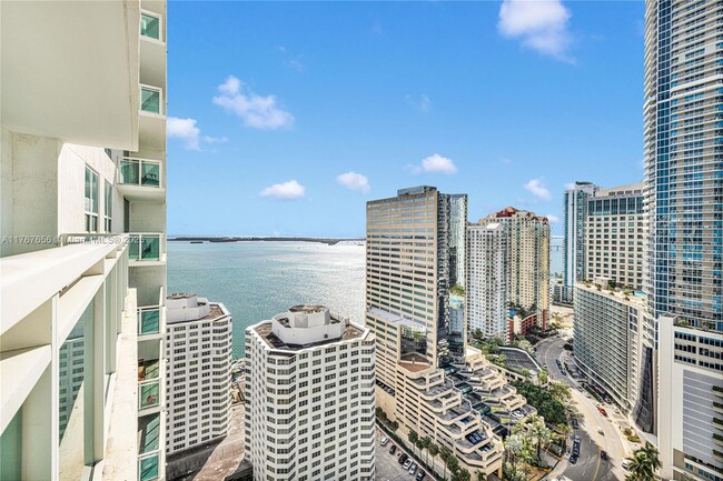 Building Photo - 950 Brickell Bay Dr