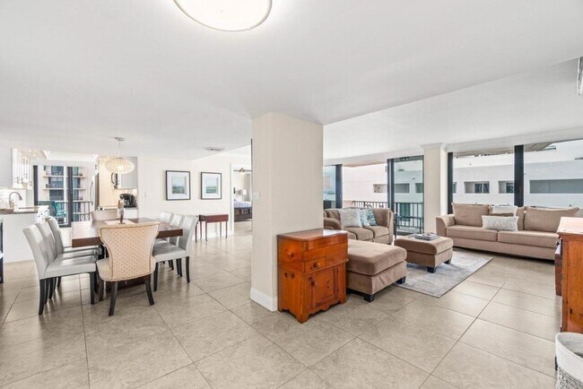 Building Photo - 4200 N Ocean Dr