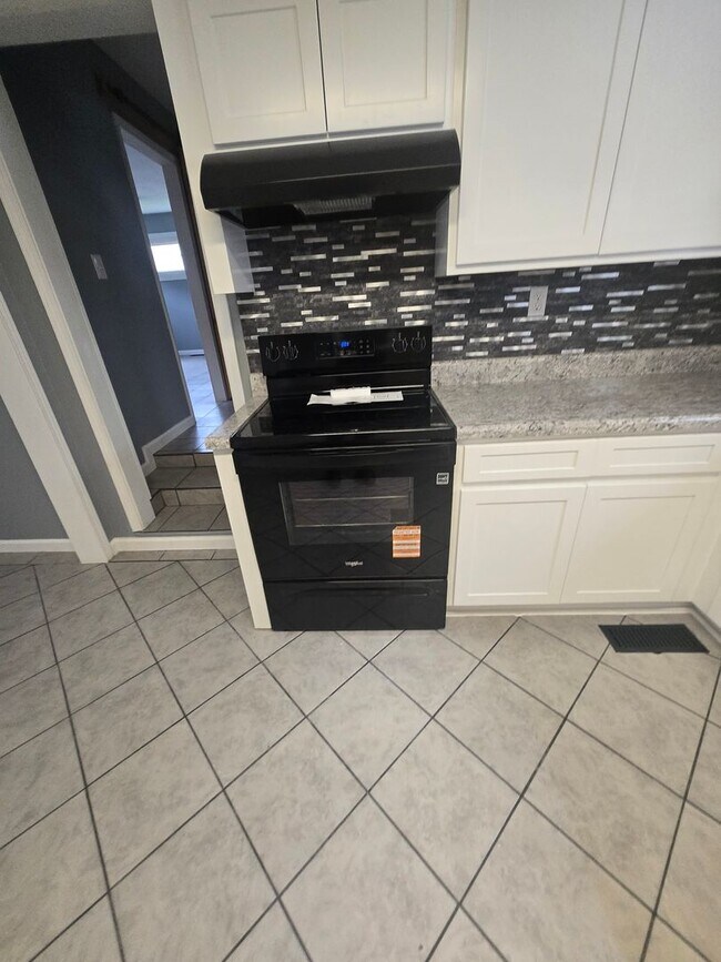 Building Photo - Newly Remodeled 3 Bedroom Home in Mosheim, TN – Move-In Ready!