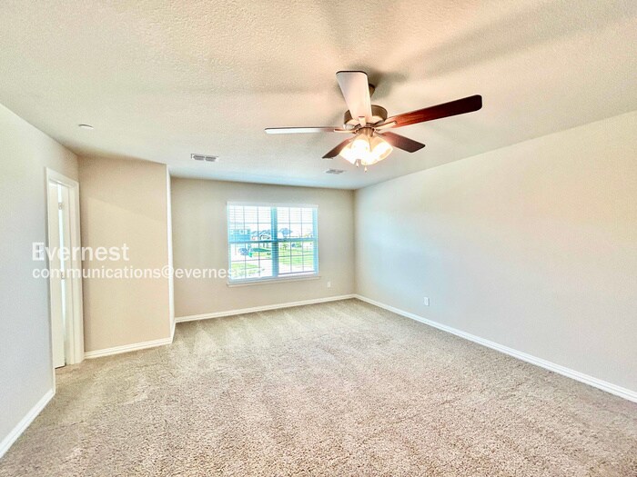 Building Photo - 3030 Willow Wood Ct