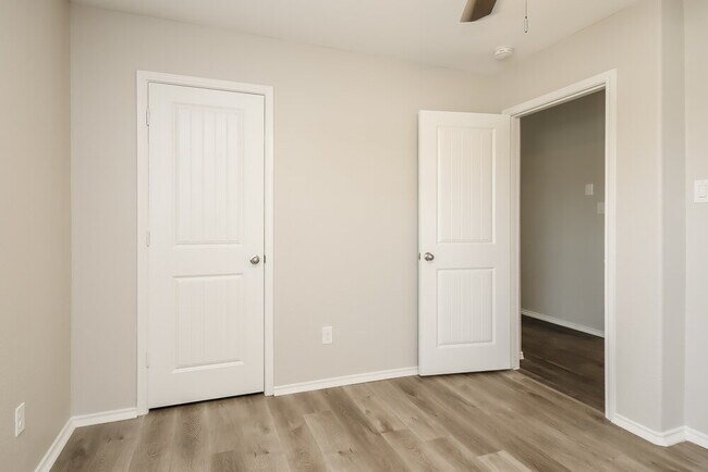 Building Photo - 8102 Rose Petals Ln