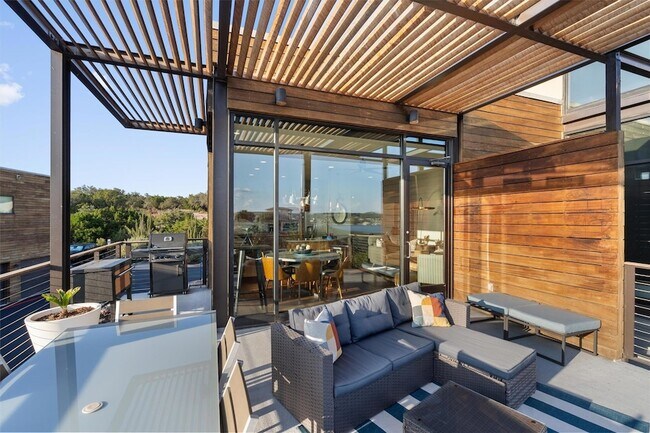 Building Photo - 1101 Ivean Pearson Rd