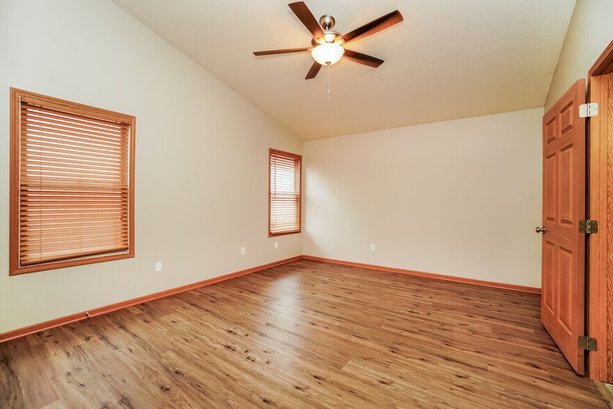 Building Photo - 370 Millett Dr