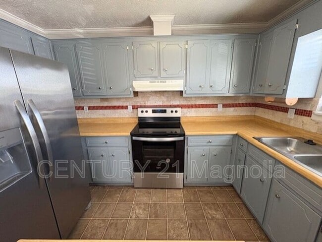 Building Photo - 3909 Almon Dr