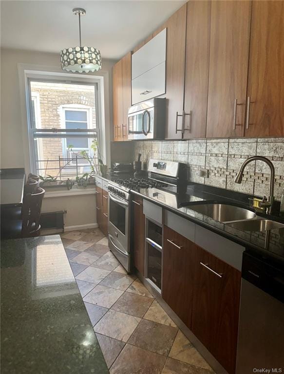 Building Photo - 2081 Cruger Ave