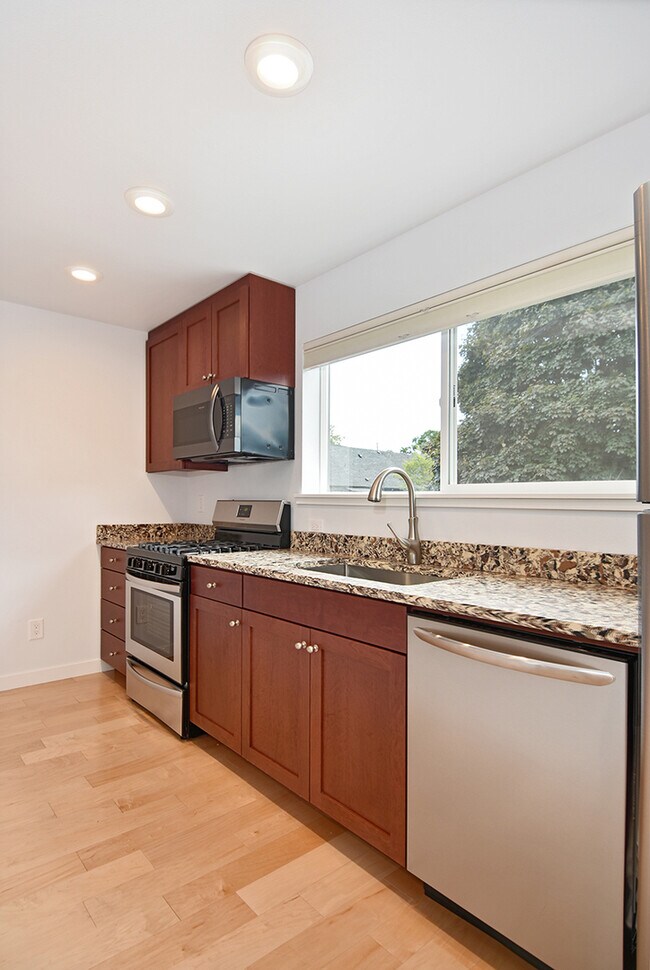 Building Photo - Beautiful Newer Construction (2019) 1 Bedroom/1 Bath ADU in Convenient Location (Central District)