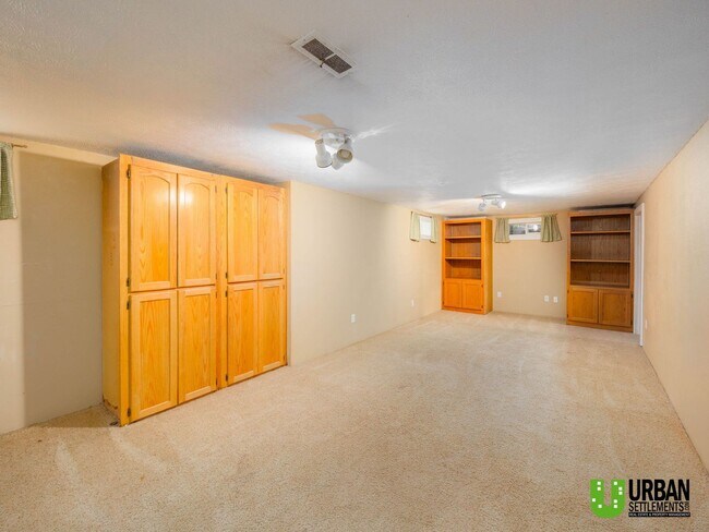 Building Photo - 3 Bedrooms | 1 Bathroom | 2,168 Sq. Ft. | Attached Garage | Large Yard