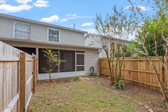 Building Photo - 2510 Golden Park Ln