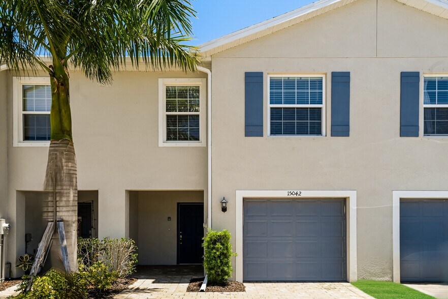 Primary Photo - 15046 Wildflower Cir