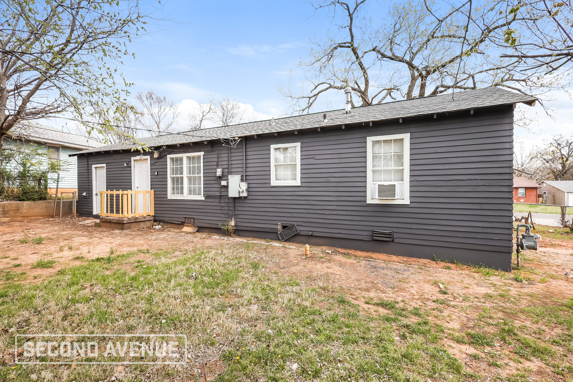 Building Photo - 3701 Woodside Dr