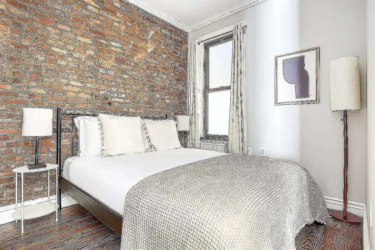 Building Photo - 227 E 82nd St