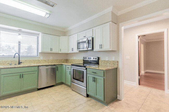 Building Photo - 8330 Cross Timbers Dr W