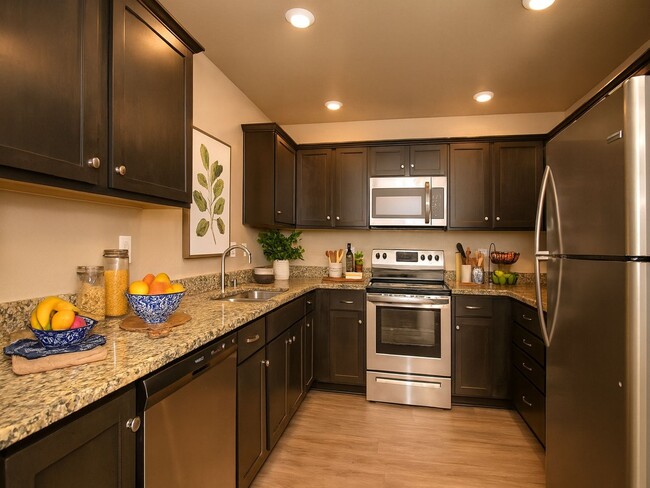 Building Photo - Charming 3-Bed, 2-Bath Ranch style duplex in the Colonial Gardens