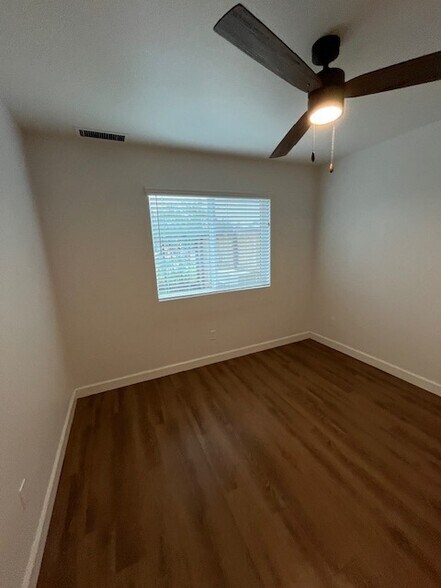 Building Photo - 2029 W Corvina Ave