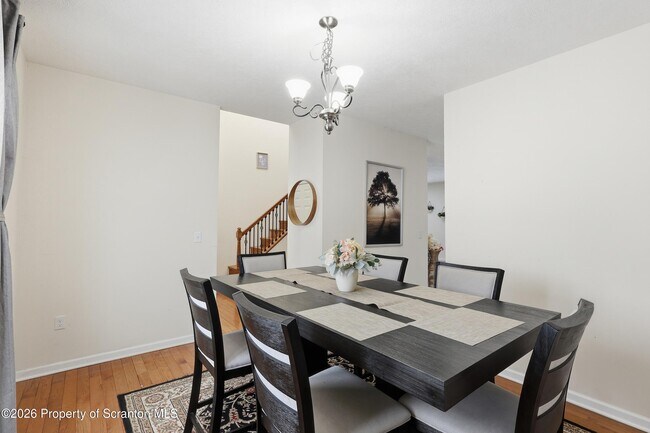 Building Photo - 124 Falcon Ln