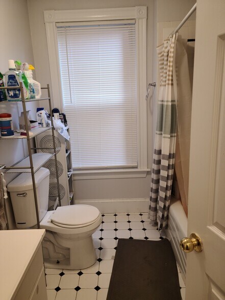 Building Photo - 185 Green St