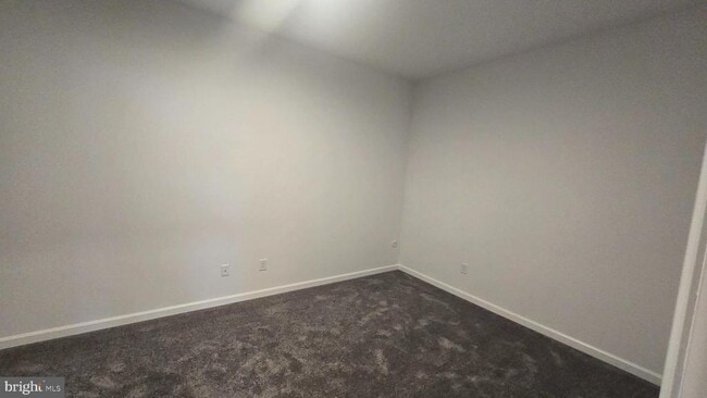 Building Photo - 14 Snowdrop Ct