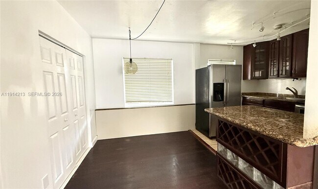 Building Photo - 755 NE 91st St