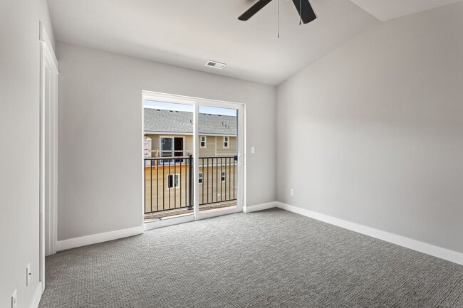 Building Photo - Brand New Townhouse in Yakima!