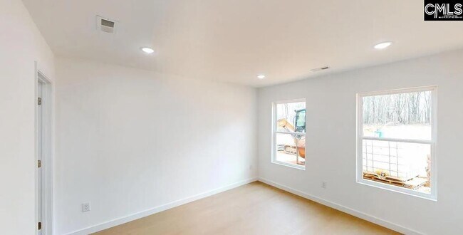 Building Photo - 382 Davis Rd