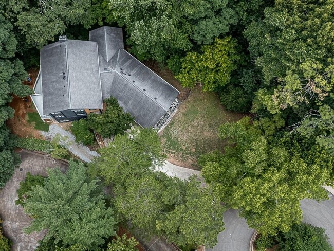 Building Photo - 120 Huntcliff Point NE