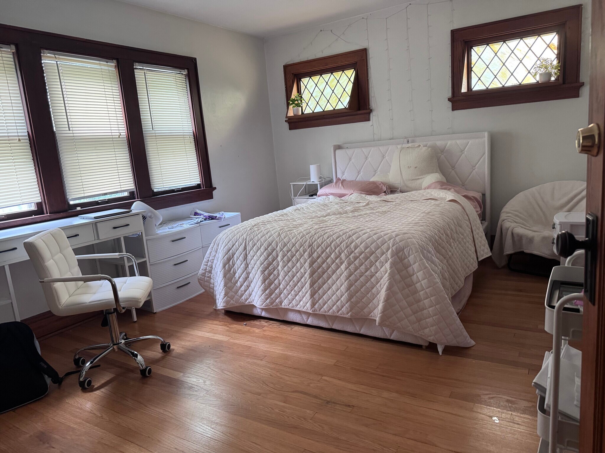 Building Photo - 3076 N Bartlett Ave