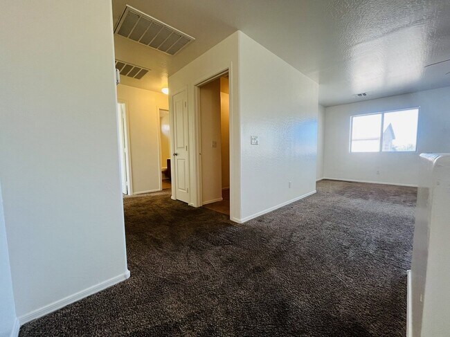 Building Photo - 7372 W Ian Dr