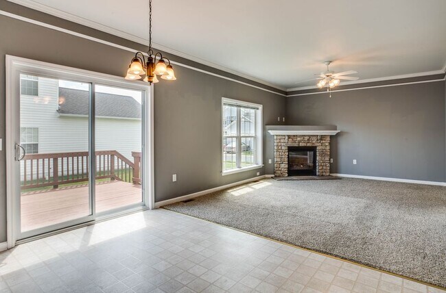 Building Photo - 43 Carlsbad Dr