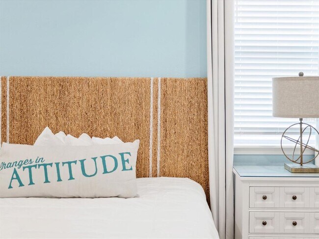 Building Photo - 8092 Knee Deep Rd