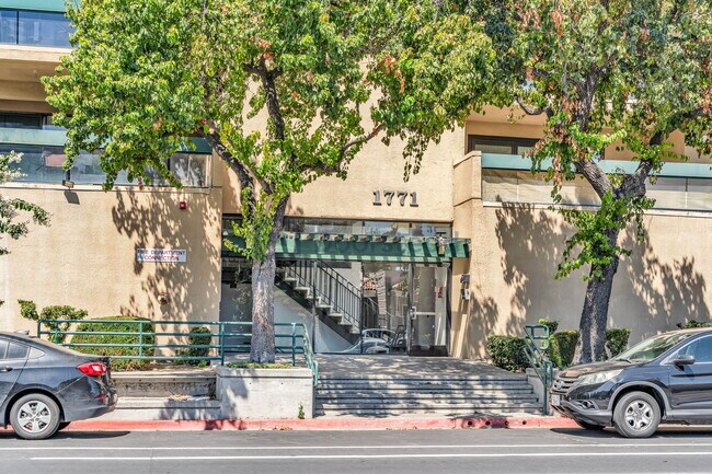 Building Photo - 1771 Broadway St