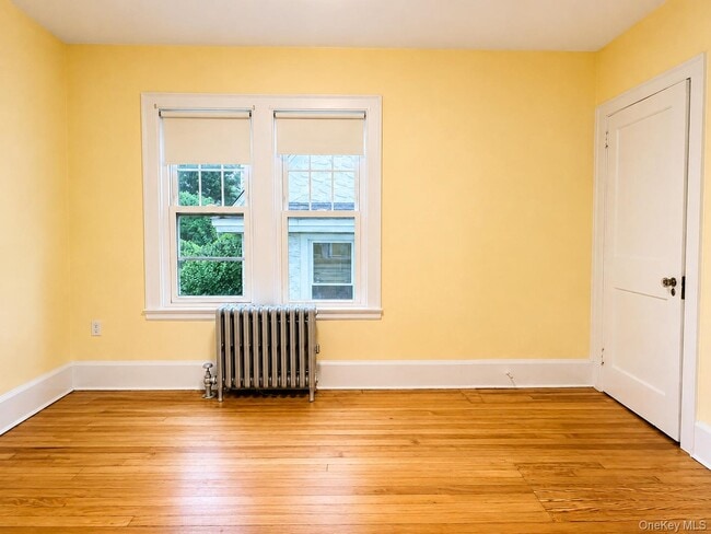 Building Photo - 42 Crestview St