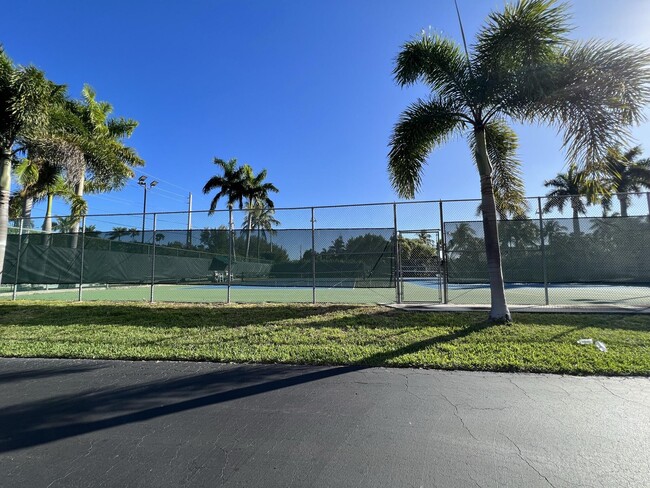 Building Photo - 1 E Royal Palm Rd