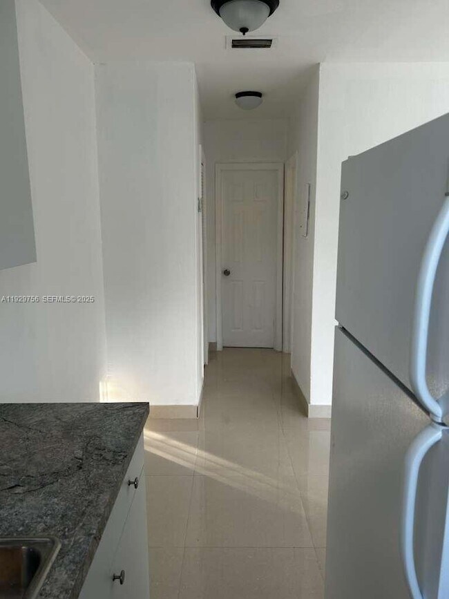 Building Photo - 3120 NW 19th Ave