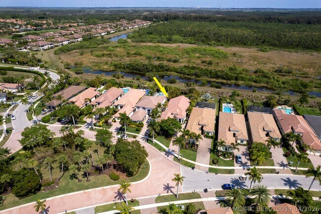 Building Photo - 6700 Fox Hollow Dr