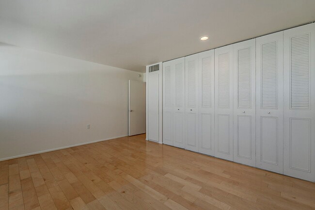 Building Photo - 4411 N 40th St
