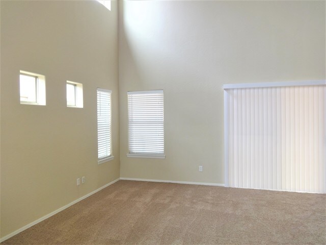 Building Photo - 6612 W Shaw Butte Dr