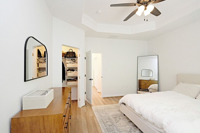 Building Photo - Pet-Friendly Dunlora Forest Townhome With Fenced Yard