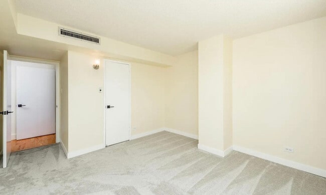 Building Photo - 550 E 12th Ave