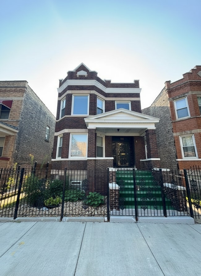 Front of Building - 736 N Homan Ave