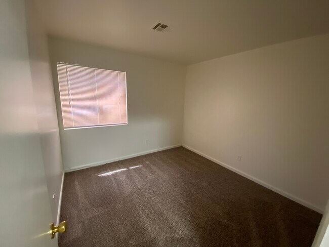 Building Photo - 3725 Penny Cross Dr