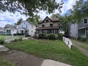 Building Photo - 2176 Stone St