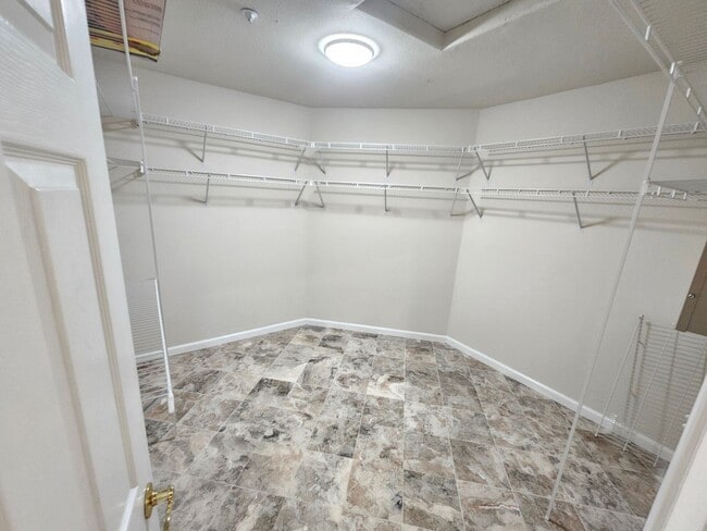 Building Photo - 795 Avante Pl