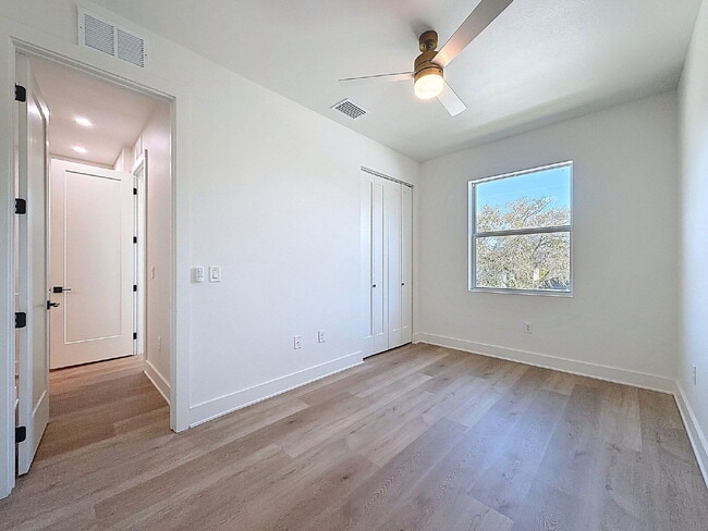 Building Photo - 340 14th St N