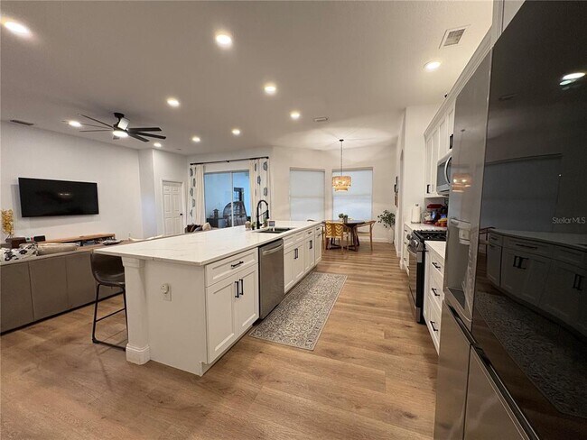Building Photo - 10413 Canary Isle Dr