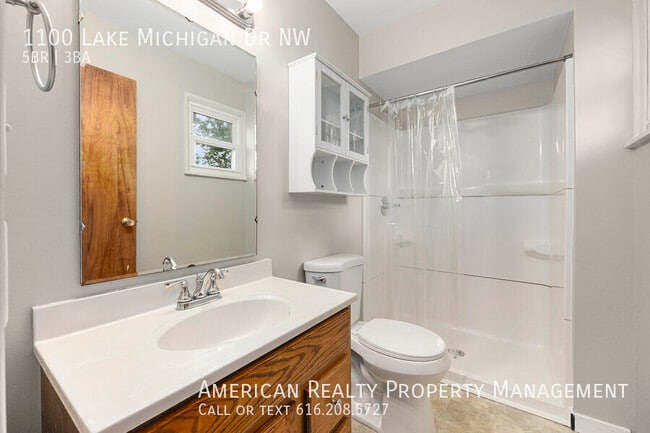 Building Photo - 1100 Lake Michigan Dr NW