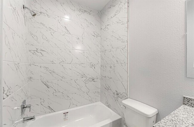 Building Photo - 8204 Moon Beam St