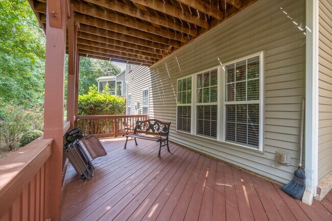 Building Photo - Luxury Golf Course Town Home with Master Suite on Main Level